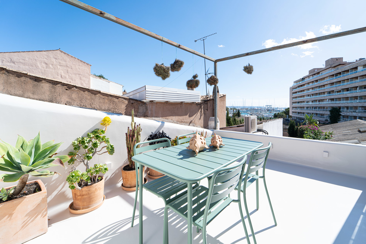 Most charming townhouse in Es Jonquet with terrace and courtyard