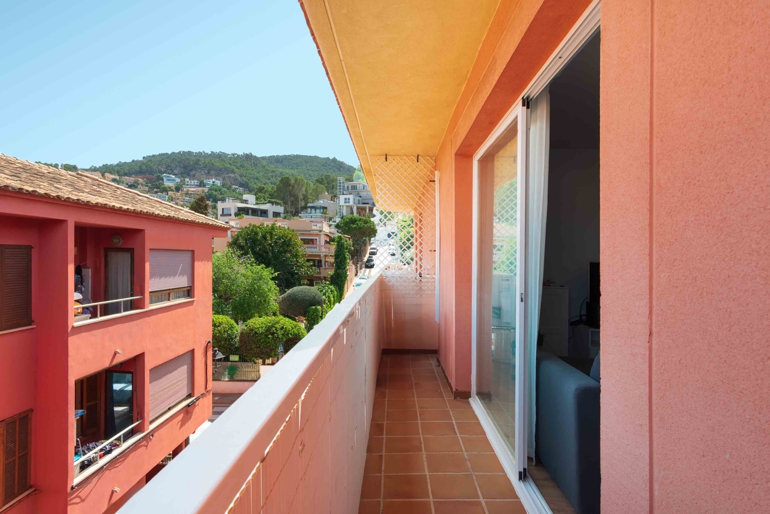 Charming renovated 2 bedroom flat with balcony, partial sea views and parking in Port Andratx