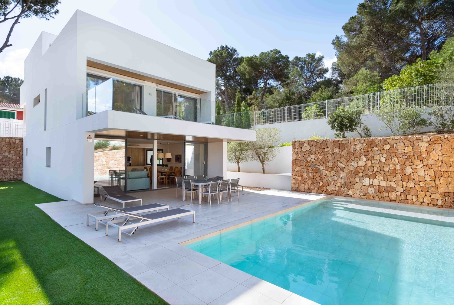 Moderne Villa El Toro mit Garten, Pool & Terrassen