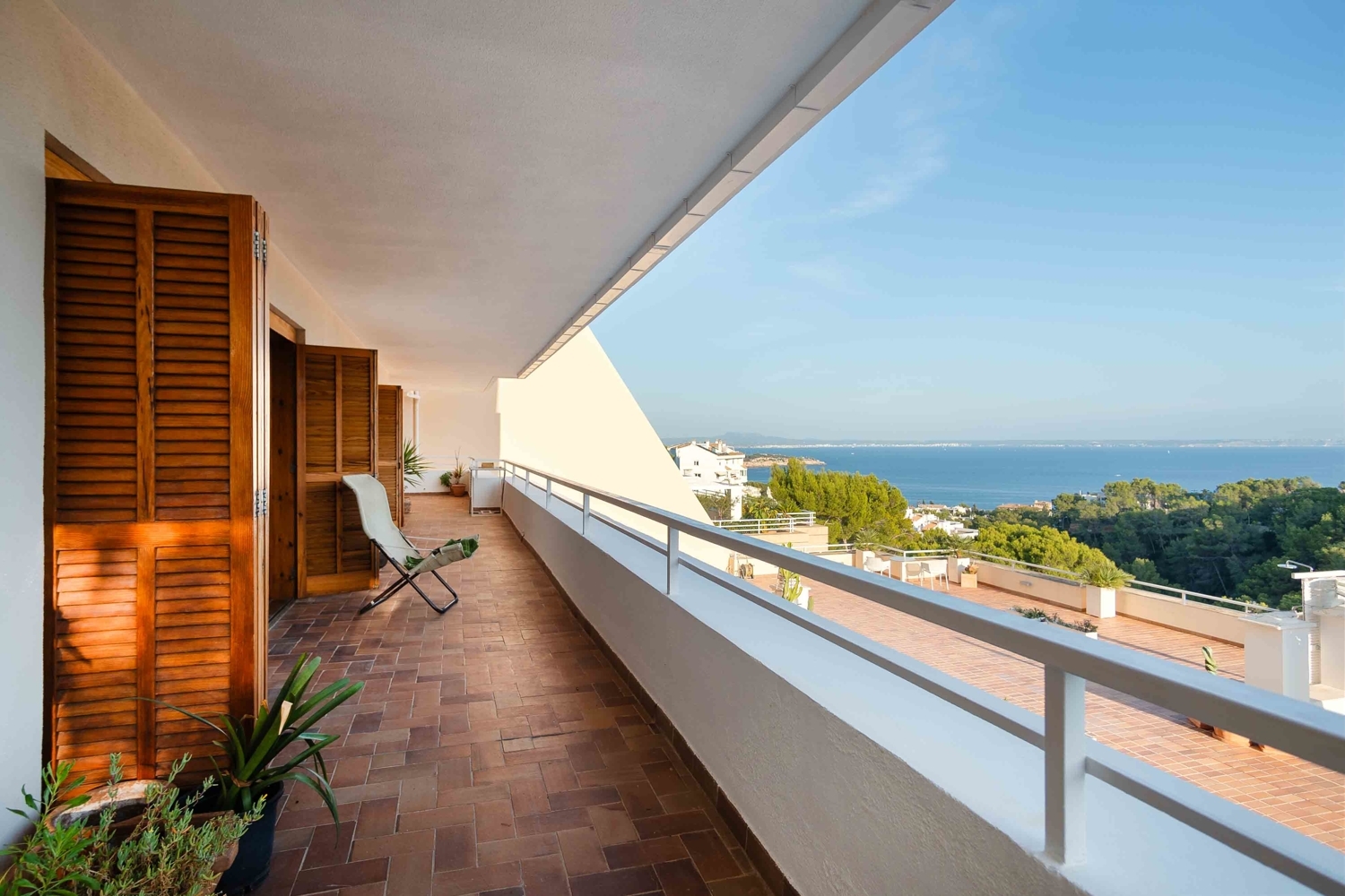 Elegant apartment with panoramic sea view in Cas Catalá