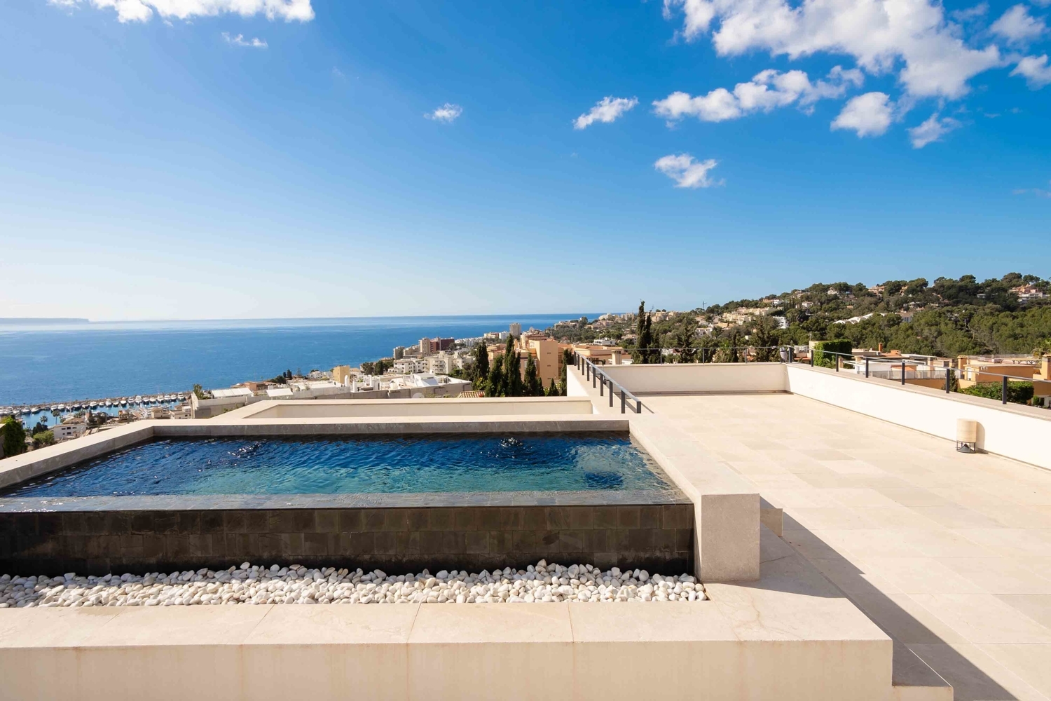 Penthouse in San Agustin with sea views & pool