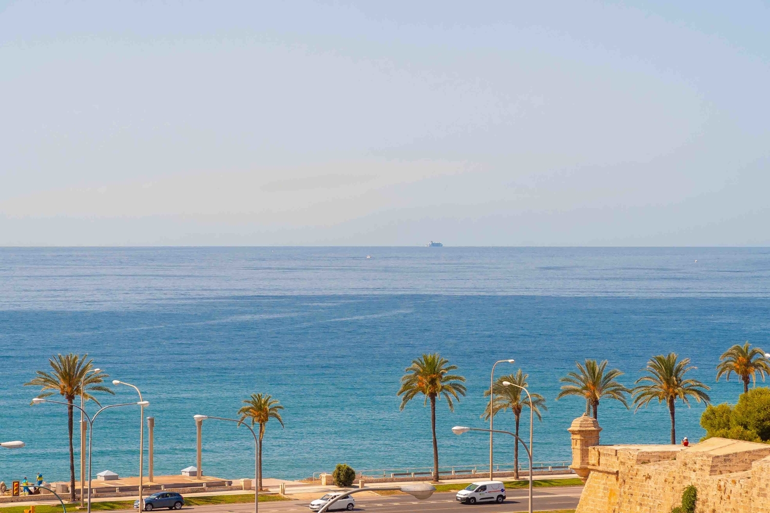 GELEGENHEITSOBJEKT! Geräumiges Penthouse vor dem Parc de la Mar mit Meerblick in Palma de Mallorca