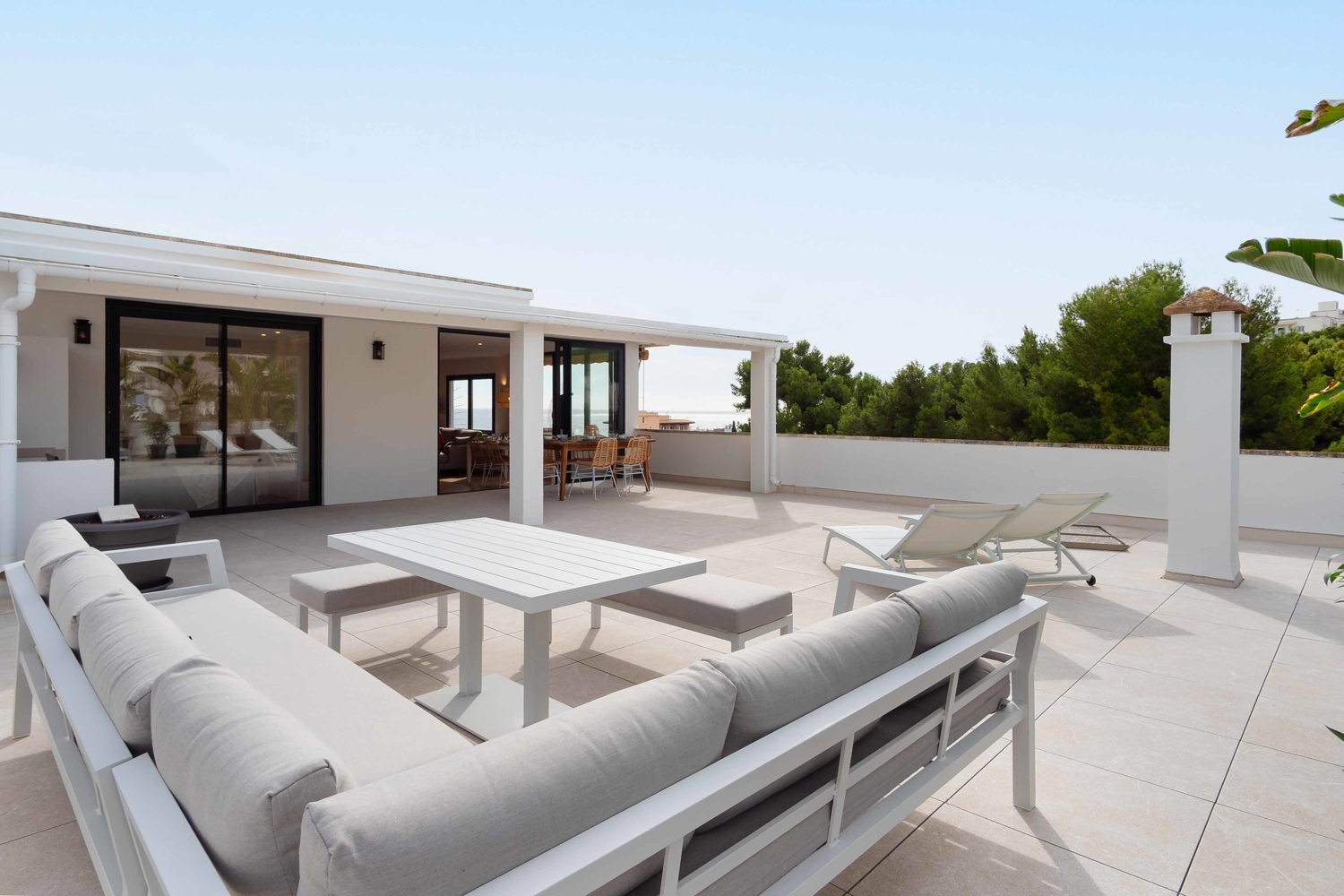 Outstanding Penthouse with 2 private terraces, sea views and swimming pool in Sant Agustí