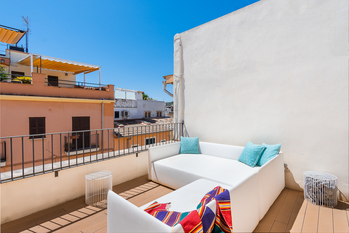 CHARMANTES DUPLEX PENTHOUSE MIT TERRASSE IN ST.CATALINA