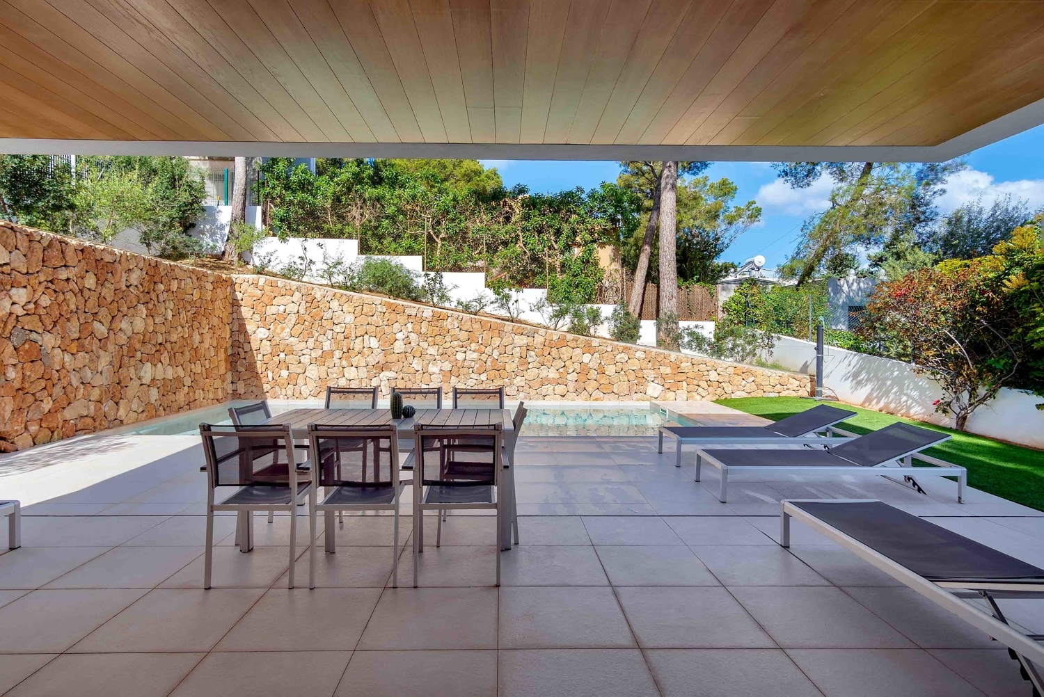 Moderne Villa El Toro mit Garten, Pool & Terrassen