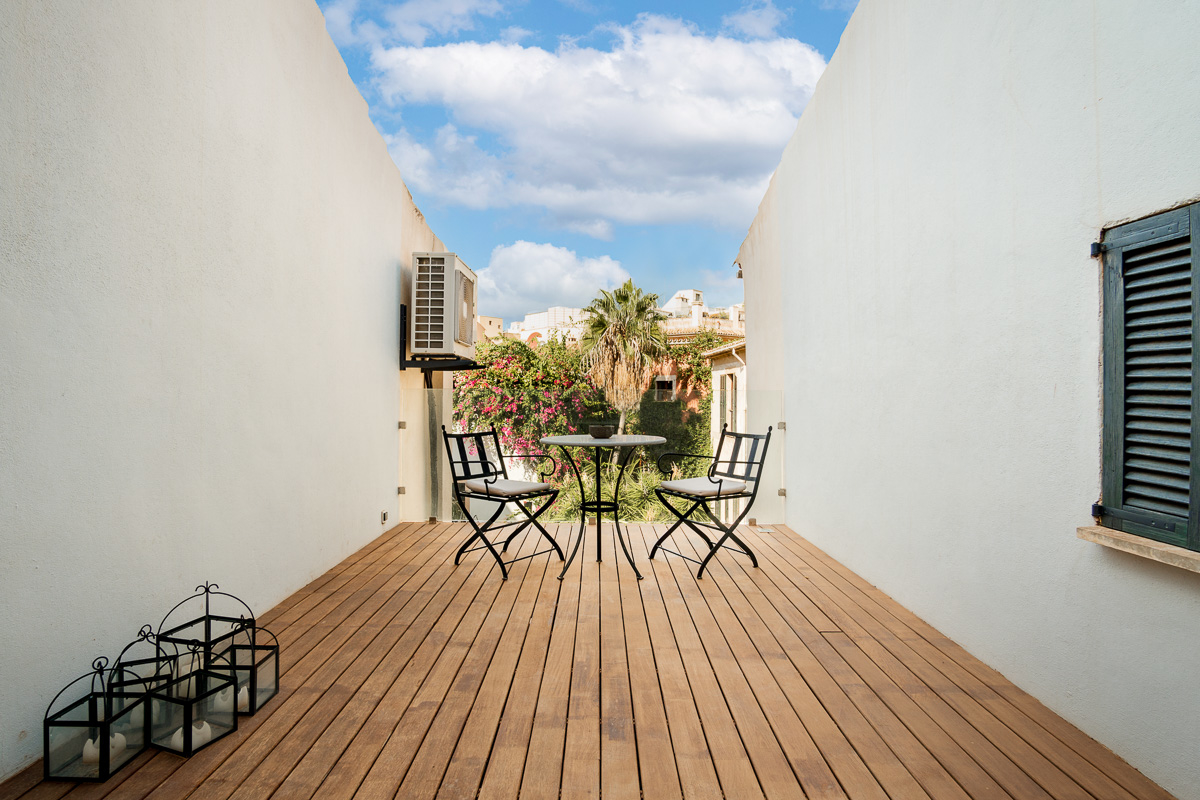 EXCLUSIVE APARTMENT WITH TERRACE IN THE OLD TOW OF PALMA