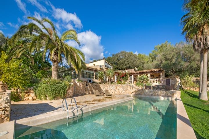 FINCA DIVIDED INTO 3 HOUSES WITH HOLIDAY LICENCE AND POOL