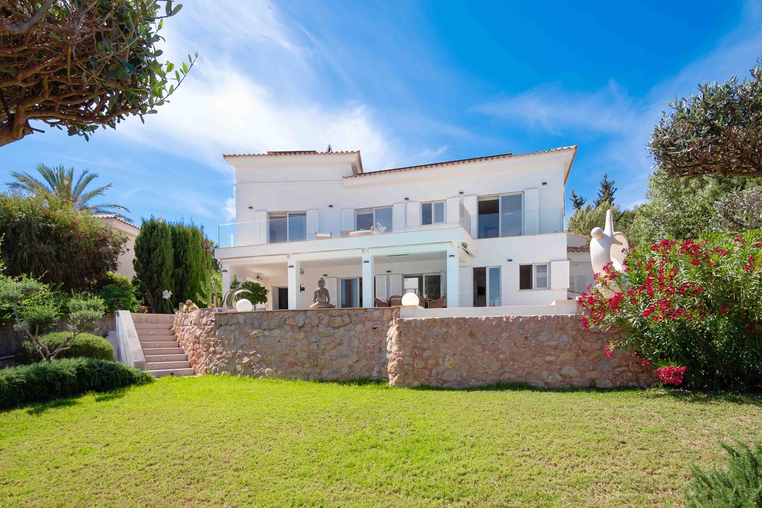 Villa de lujo con piscina y vistas al mar en Santa Ponça