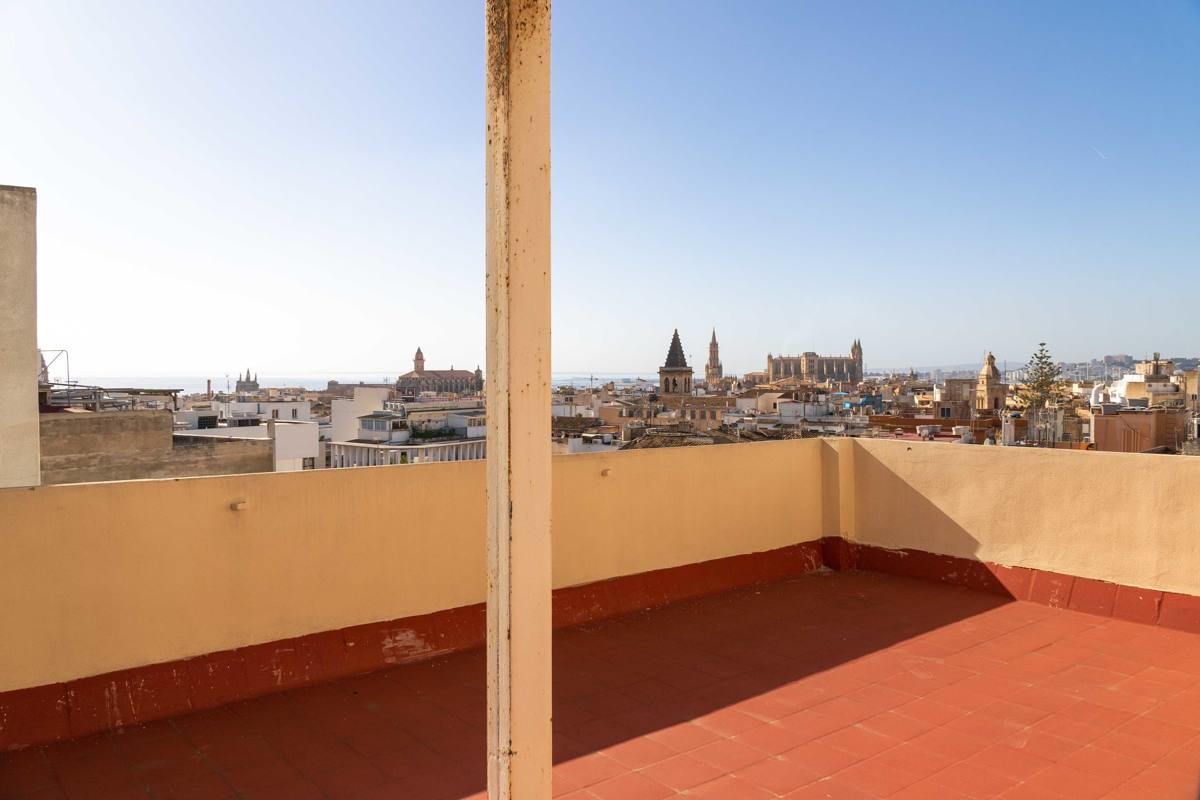 Investment opportunity! 3 apartments with terrace – Palma
