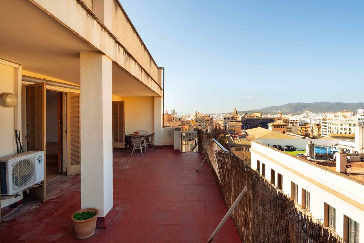 Investment opportunity! 3 apartments with terrace – Palma