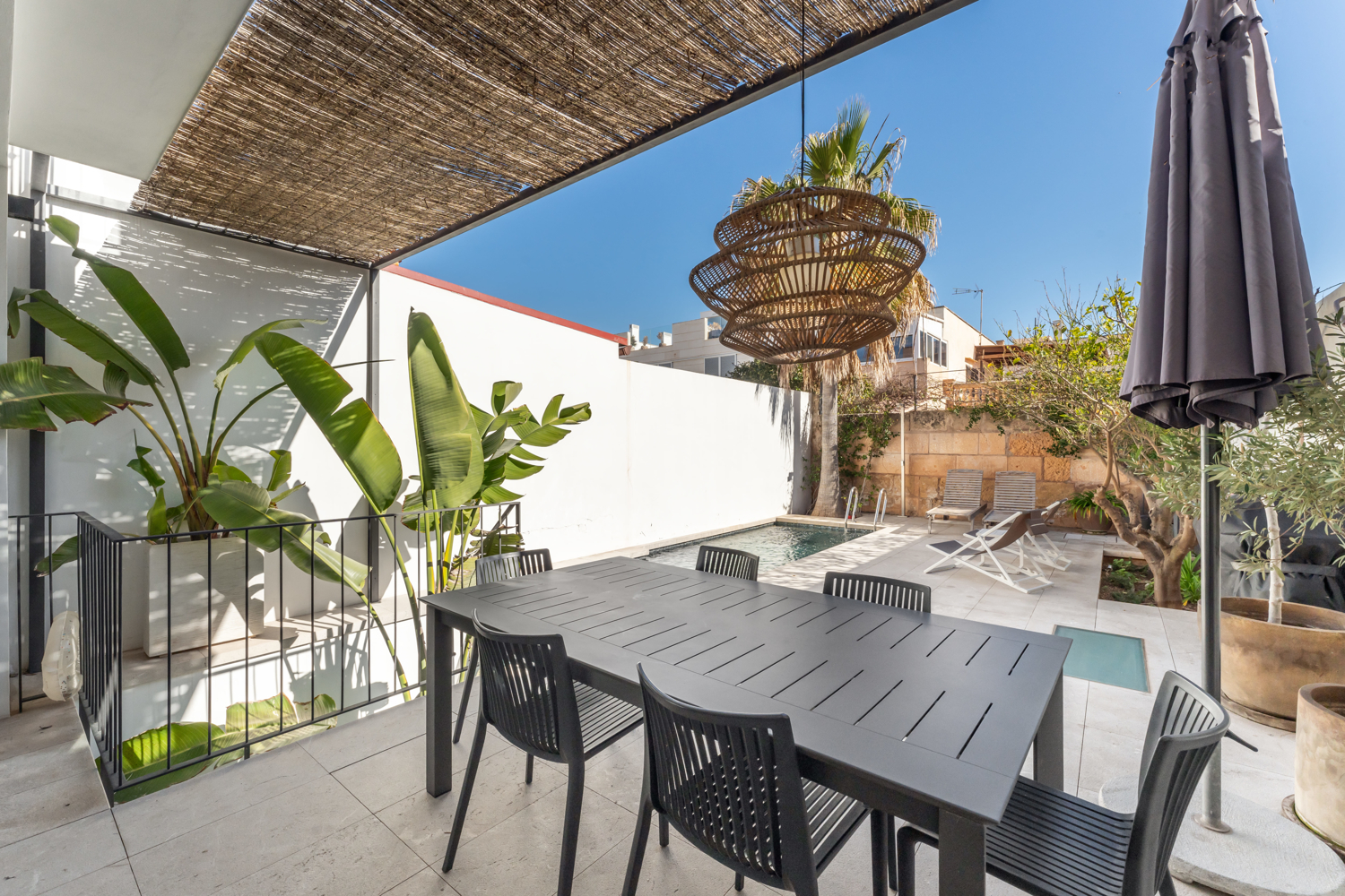 Casa en Molinar con piscina, terrazas y vistas al mar