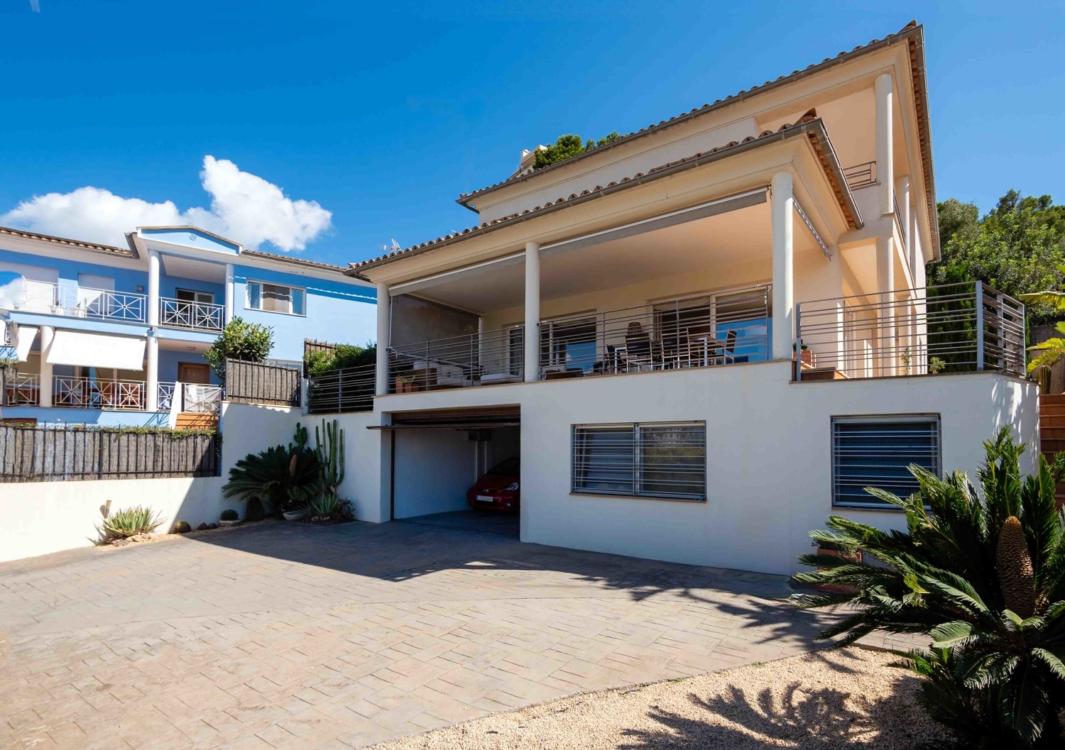 ” Maravillosa casa con vistas al mar en La Bonanova “.
