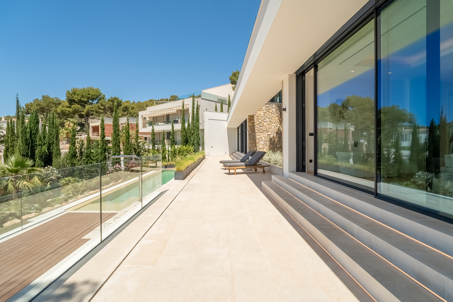 High-quality new-build villa in picturesque location